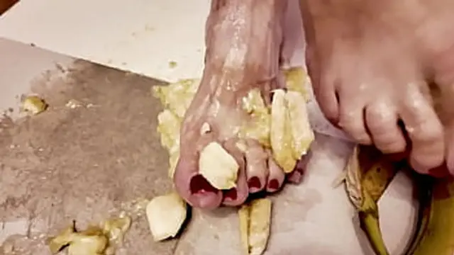 Sweet wife′s bare feet