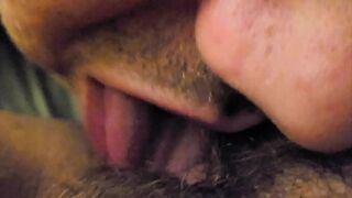 Licking my plus-size wife's sexy hairy vagina🌮️