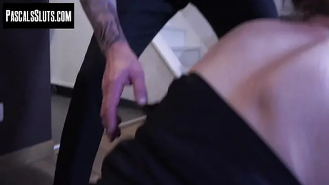 hunk Pascal White grabs his rock-hard cock🌭 and pleases a busty MILF Primal Moon