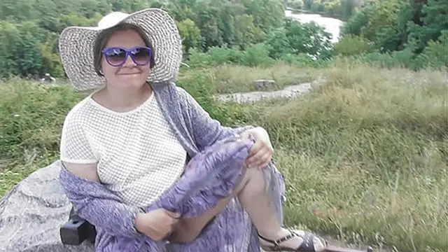 Older woman hairy upskirt in the carriage