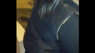 I MET A MATURE WOMAN AT A PARTY AND SHE SUCKED MY PENIS