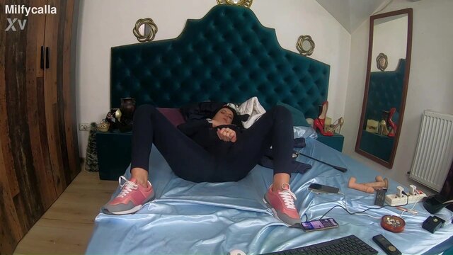 European EXPERIENCED LADY enjoys solo masturbation and dirty talk